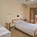 慕斯塔吉酒店 Agia Efimia